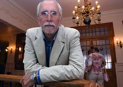 Luis Mateo Díez, en el palacio de la Magdalena de Santander.