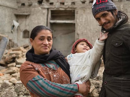 La foto del rescate de Sonish, el bebé que sobrevivió enterrado 22 horas después del terremoto, fue portada internacional. Amul Thapa, el fotógrafo, duda del impacto de una de las imágenes que dio esperanza a mucha gente.