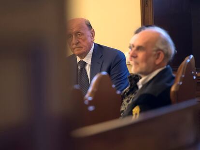 El expresidente del IOR, Angelo Caloia, durante la primera audiencia de su juicio en el Vaticano, el 9 de mayo.