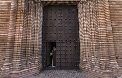 El convento de Santa Paula, un monasterio de clausura de monjas jerónimas, esconde entre sus muros una singular iglesia gótico-mudéjar del siglo XV.