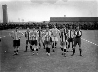 Els jugadors de l'Espanyol, abans de començar el partit.