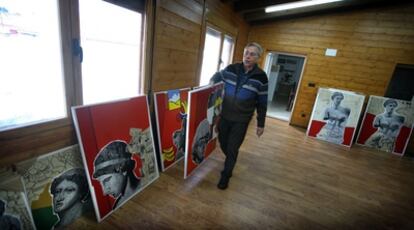 "L'estudi és fonamental: no saps les vegades que he canviat les taules de lloc", explica l'artista.