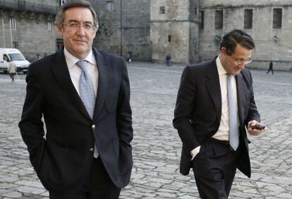 Ángel Currás junto al anterior alcalde, Gerardo Conde Roa