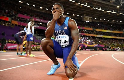Gatlin llora tras vencer a Bolt en Londres.