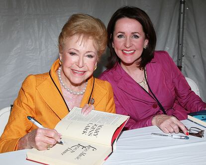 Mary Higgins Clark y Carol Higgins en 2011.