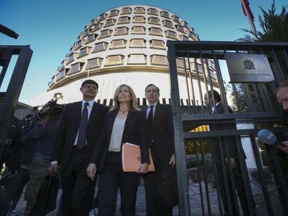 Solicitor General Marta Silva leaves the Constitutional Court after filing the appeal.