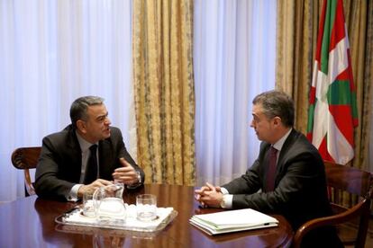 Reunión celebrada entre Iñigo Urkullu y el diputado general de Álava, Javier de Andrés.