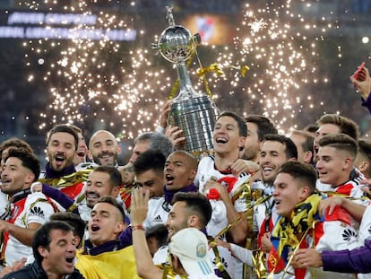 River Plate ergue sua quarta taça da Libertadores em Madri.