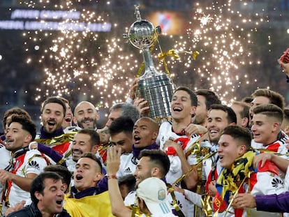 River Plate ergue sua quarta taça da Libertadores em Madri.