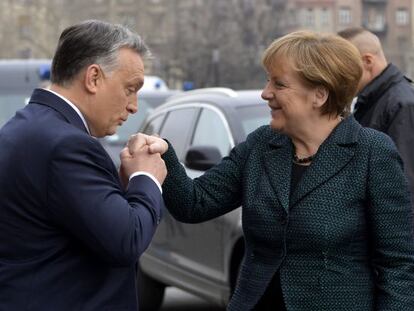 El primer ministre d'Hongria, Viktor Orbán, rep la cancellera Angela Merkel a Budapest.