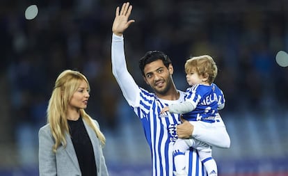 Carlos Vela, con su familia en Anoeta.