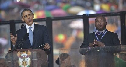 Jantjie, durante sua falida tradução no discurso de Obama.