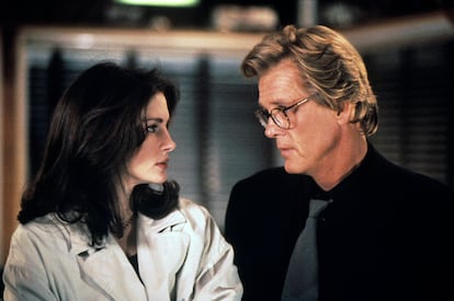 Julia Roberts and Nick Nolte