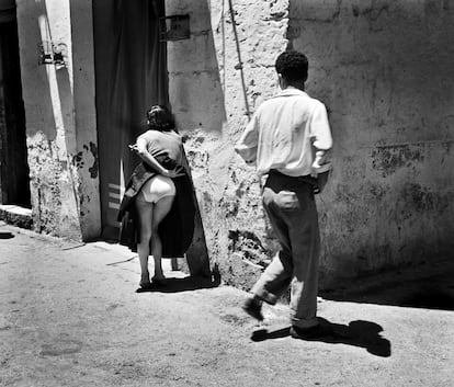'Palma de Mallorca', 1959, una de las fotografías que Christer Strömholm tomó en España y que pueden verse en la exposición en la Fundación Mapfre, en Madrid.