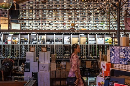 La vinoteca de Casa Lola.