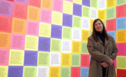 Jenny Holzer, durante la presentación, este jueves, de la muestra en Bilbao.