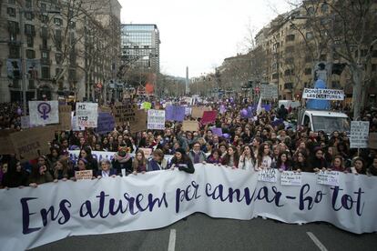 Vista general de la cabecera de la manifestación en Barcelona.