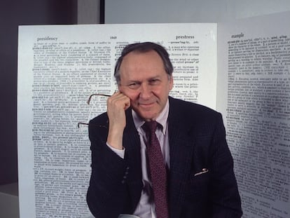 El escritor William Safire.