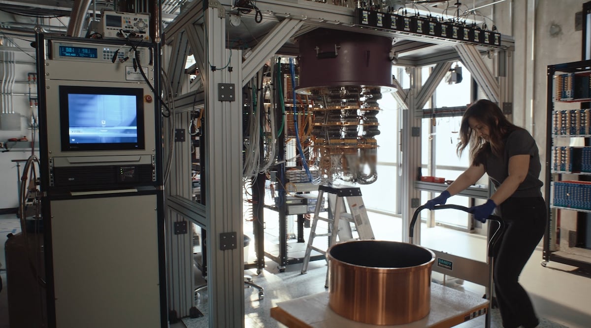 Google presents Willow, a quantum chip that solves in 5 minutes a task that would take a supercomputer quadrillion years
