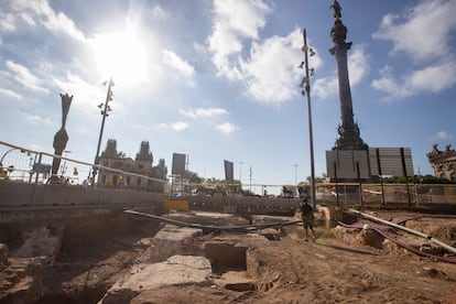 Restos arqueológicos, con origen entre los siglos XII y XVIII, hallados en las obras de urbanización de la Rambla. EFE/Marta Pérez