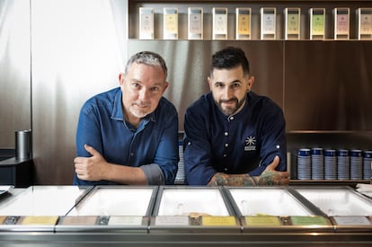 Albert Adrià y Alfredo Machado en Gelato Collection, en Barcelona.
