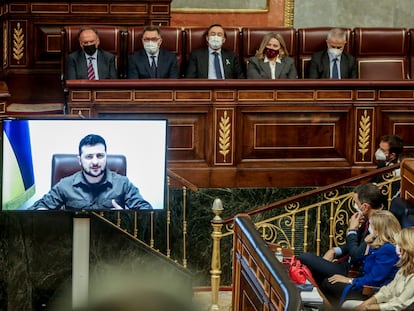 El presidente de Ucrania, Volodímir Zelenski, durante su intervención en el Congreso de los Diputados, el miércoles.