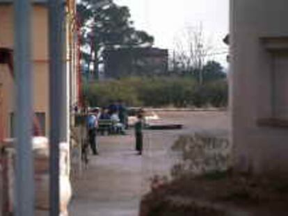 B SIN Nº (29/FEB/00) -RECIBIDA POR EMAIL- explosion en Constanti . -FOTO: JOSE LUIS SELLART SANJUAN.