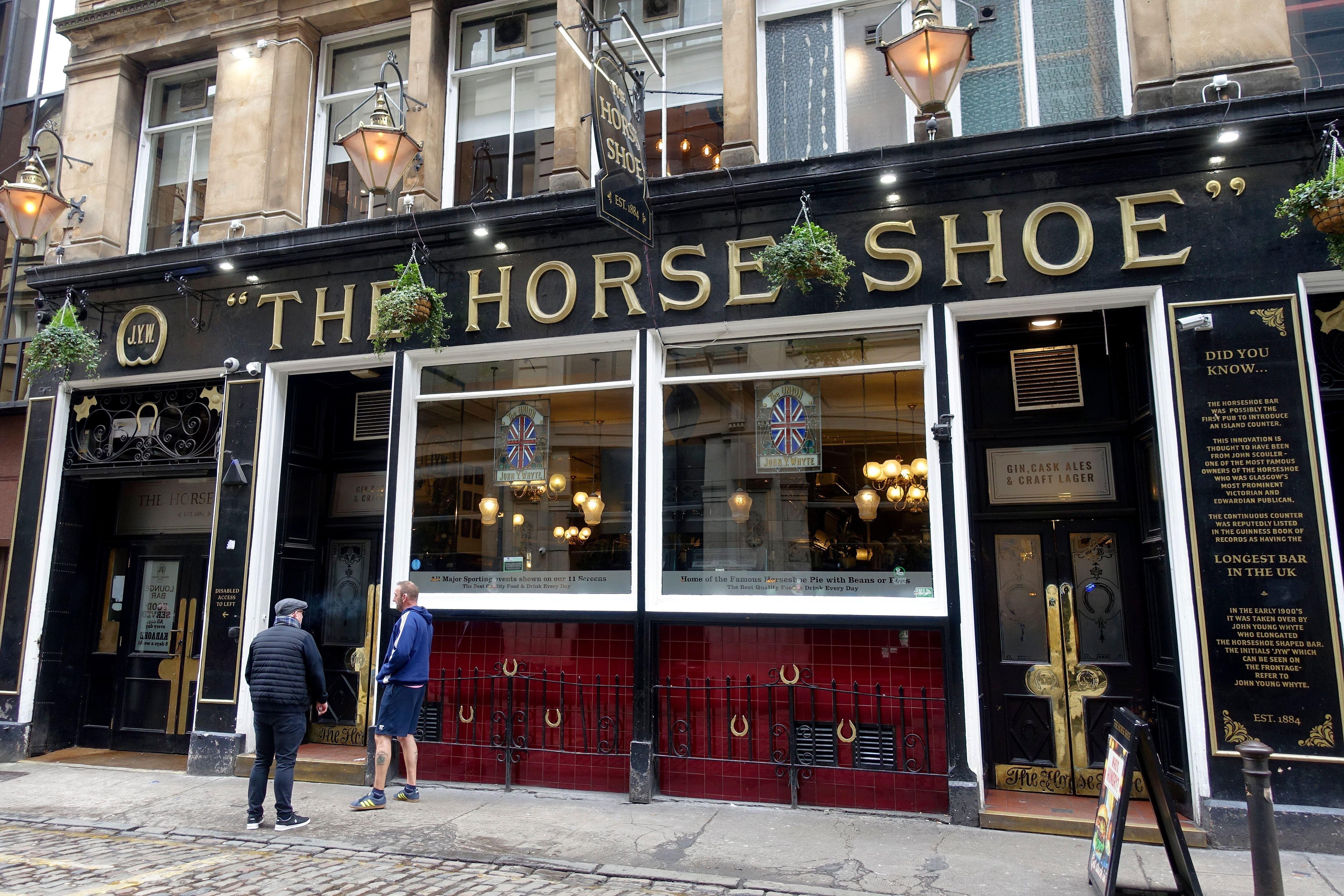 Exterior del 'pub' The Horse Shoe, en Glasgow.