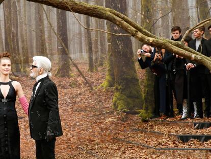 Chanel presenta su colección en el Grand Palais reconvertido en un bosque otoñal