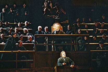 Una escena de <i>Peter Grimes, </i> de Britten, en el Festival de Pascua de Salzburgo.
/ BERND UHLIG