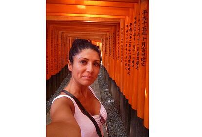 Este 'selfie' está hecho en el santuario sintoísta Fushimi Inari, cerca de Kioto, en Japón, y nos lo remite San Mandujano con la etiqueta #SelfieElViajero.