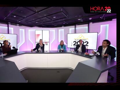 La periodista Diana Calderón media el debate entre los candidatos del Equipo por Colombia, este martes.