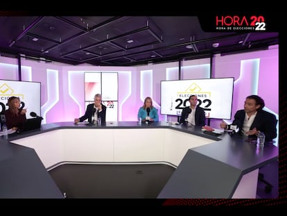 La periodista Diana Calderón media el debate entre los candidatos del Equipo por Colombia, este martes.
