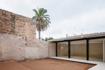 Otro de los patios que ha creado Mateo en el Centro Internacional de Fotografía Toni Catany.