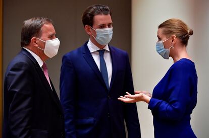 El primer ministro de Suecia, el canciller de Austria y la primera ministra de Dinamarca, durante la cumbre de la UE en Bruselas.