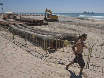 La arena empieza a volver a la playa de Camposoto