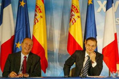 El presidente francés y el español, durante la rueda de prensa que han ofrecido en Zaragoza.