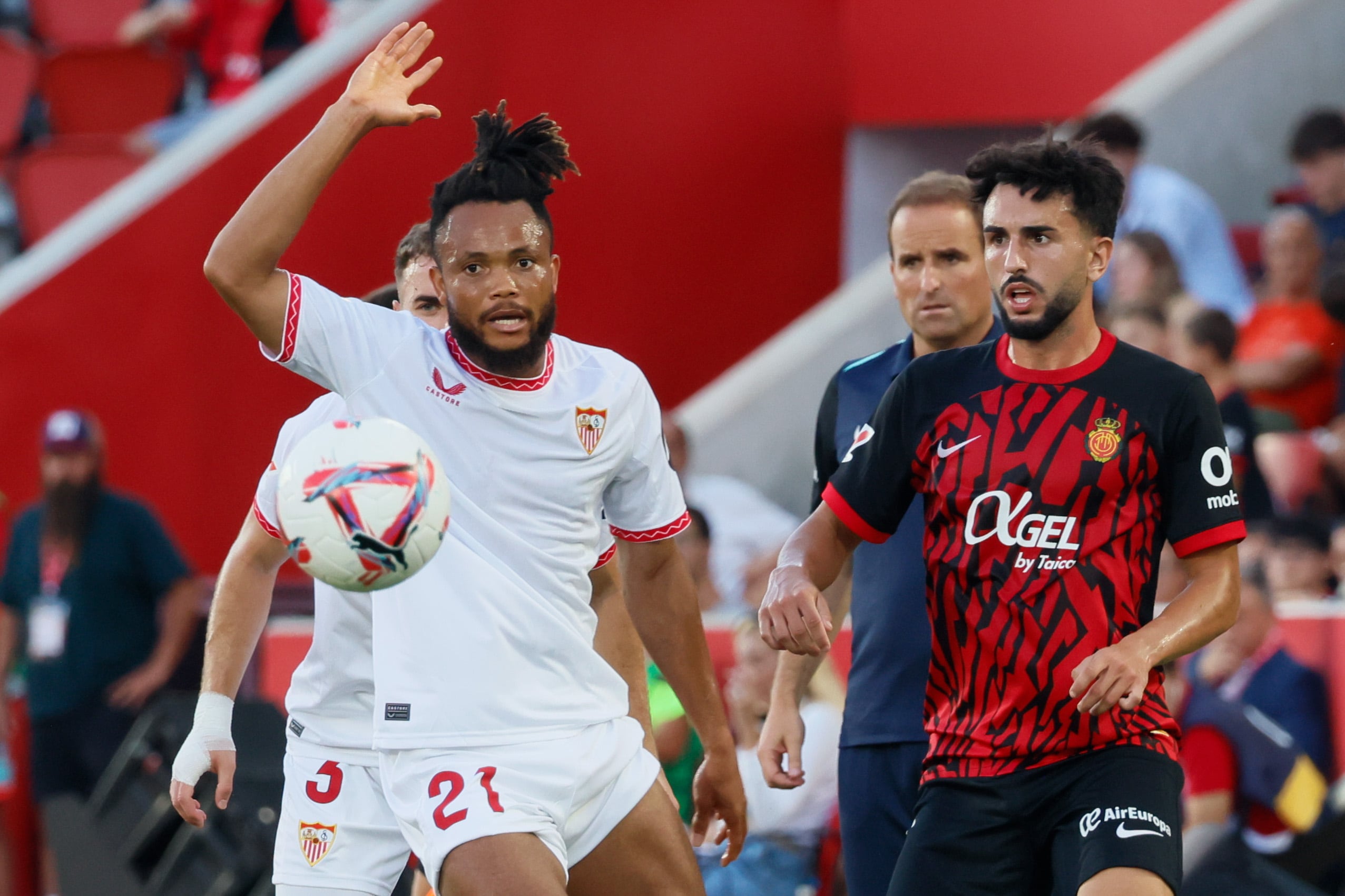 El Mallorca resiste ante un Sevilla mejorado 