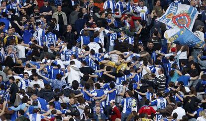 La afici&oacute;n del Espanyol le da la espalda al campo.