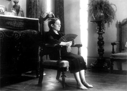 Irene Gutiérrez Caba, en <i>La casa de Bernarda Alba</i>, de Mario Camus.