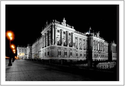 Don Juan Carlos y doña Sofía se han decantado por una imagen del Palacio Real