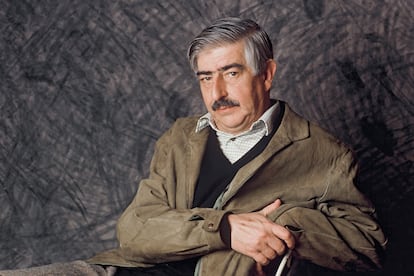 El escritor Juan Benet, fotografiado en París en abril de 1988.