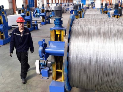 Os EUA imporão tarifas a uma lista de 1.300 produtos chineses, entre eles o alumínio.
