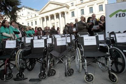 Concentración frente al Congreso de los empresarios de la Dependencia.