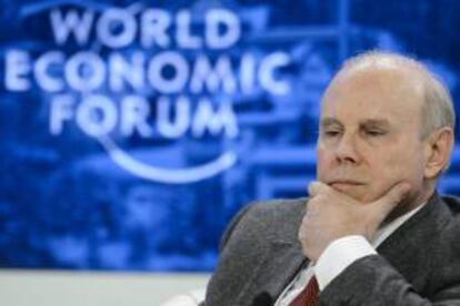 El ministro de Hacienda brasileño, Guido Mantega, participa en un panel durante la segunda jornada del 44 Foro Económico Mundial (WEF) de Davos (Suiza), hoy, jueves 23 de enero de 2014.