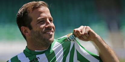 Presentación de Rafael Van der Vaart.