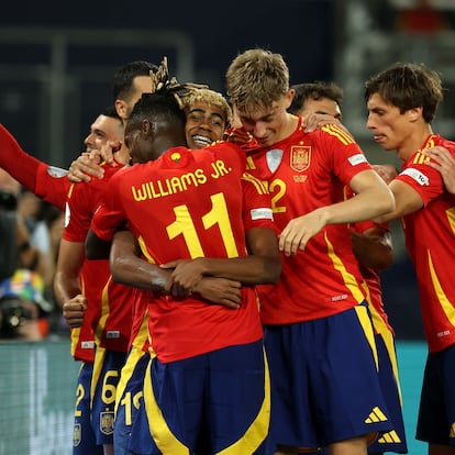 STUTTGART, GERMANY - JUNE 05: Lamine Yamal of Spain celebrates scoring his team's third goal with teammates during the UEFA Nations League 2025 semifinal match between Spain and France at Stuttgart Arena on June 05, 2025 in Stuttgart, Germany. (Photo by Alexander Hassenstein/Getty Images)