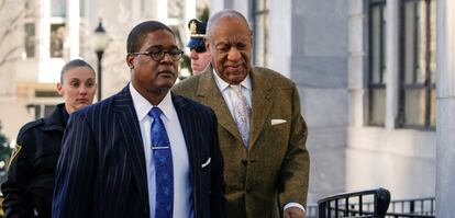 Bill Cosby a su llegada a la vista preliminar de su juicio por abuso sexual este jueves.