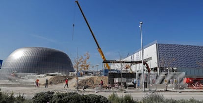 Imagen del Hospital de Emergencias Isabel Zendal, en construcción, en Valdebebas, Ciudad de la Justicia, Madrid.