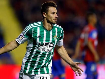 Rub&eacute;n celebra su gol, el del triunfo del Betis. 